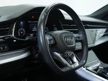 Audi Q8 50 TDI q. S line