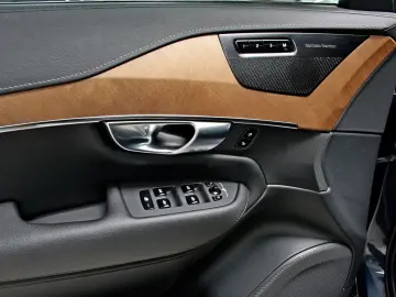 XC90 PlusBright Recharge AWD 7 SITZE NETTO 44600