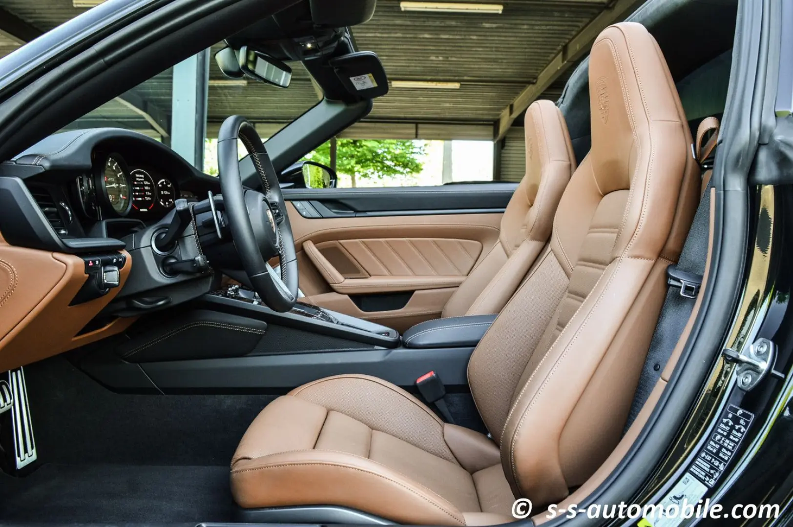 992 Targa 4 GTS PTS Dunkelolivmet. NP €246.345,-