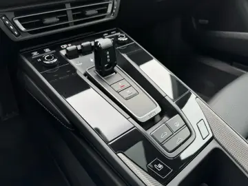 992 4 GTS LIFT MATRIX PDLS+ SHD BOSE 18 W.SITZ