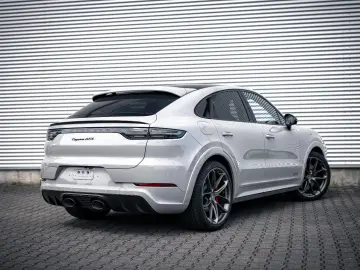 Cayenne Coupe GTS  Sport Chrono Paket