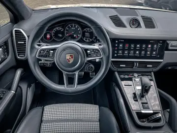 Cayenne Coupe GTS  Sport Chrono Paket