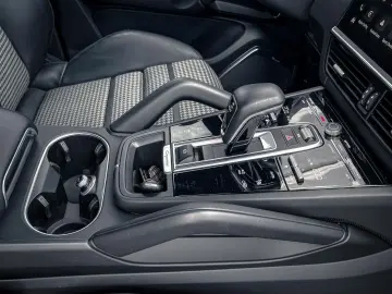 Cayenne Coupe GTS  Sport Chrono Paket
