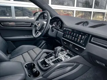 Cayenne Coupe GTS  Sport Chrono Paket