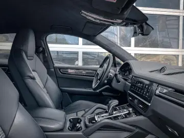 Cayenne Coupe GTS  Sport Chrono Paket