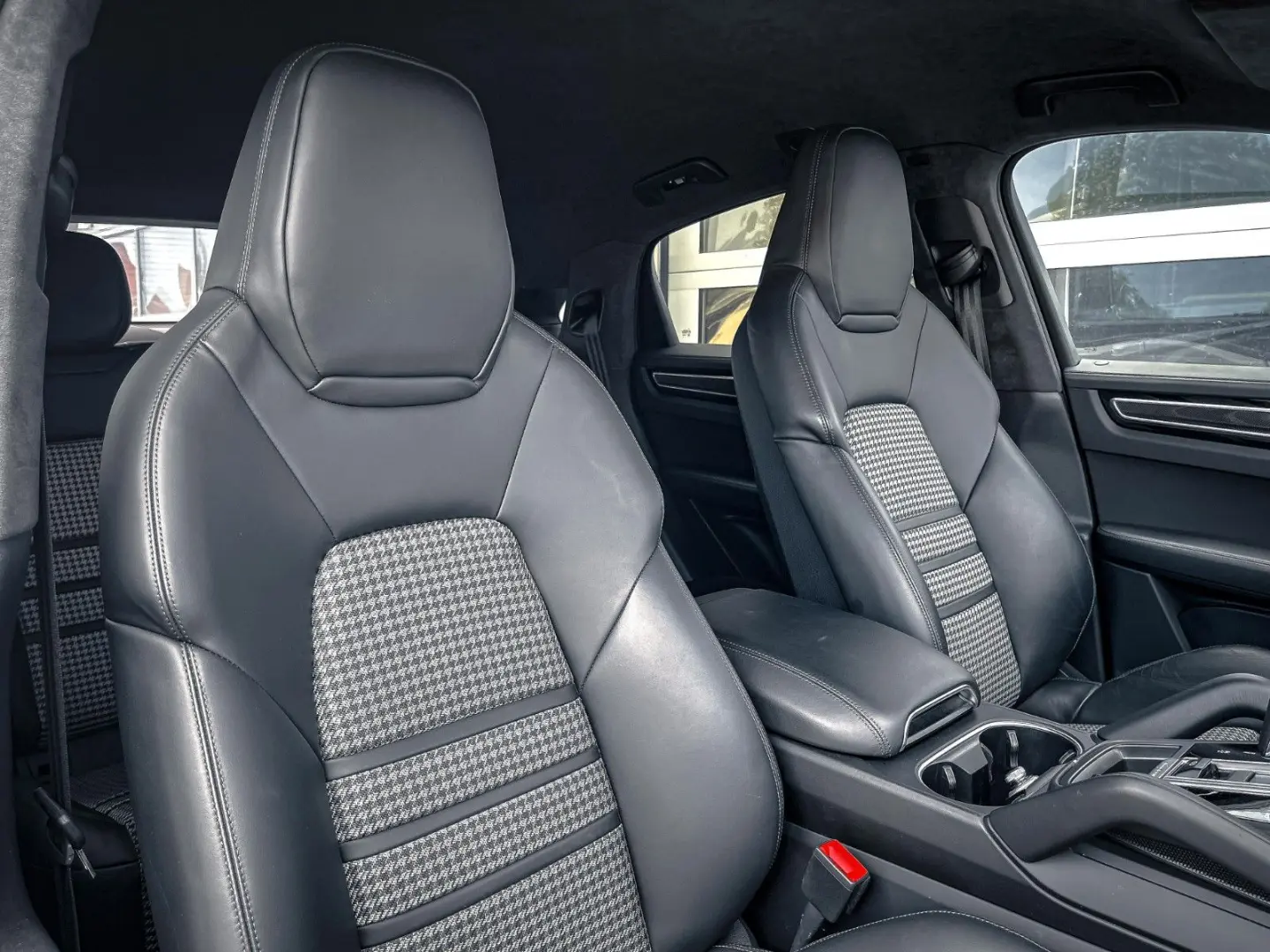 Cayenne Coupe GTS  Sport Chrono Paket