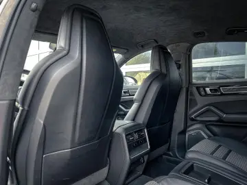 Cayenne Coupe GTS  Sport Chrono Paket
