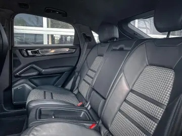 Cayenne Coupe GTS  Sport Chrono Paket