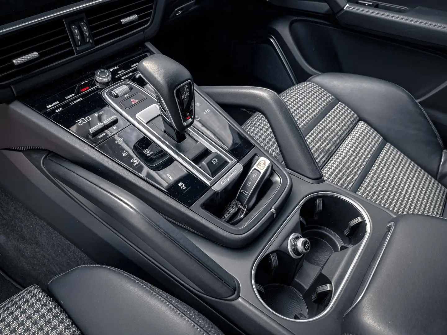 Cayenne Coupe GTS  Sport Chrono Paket