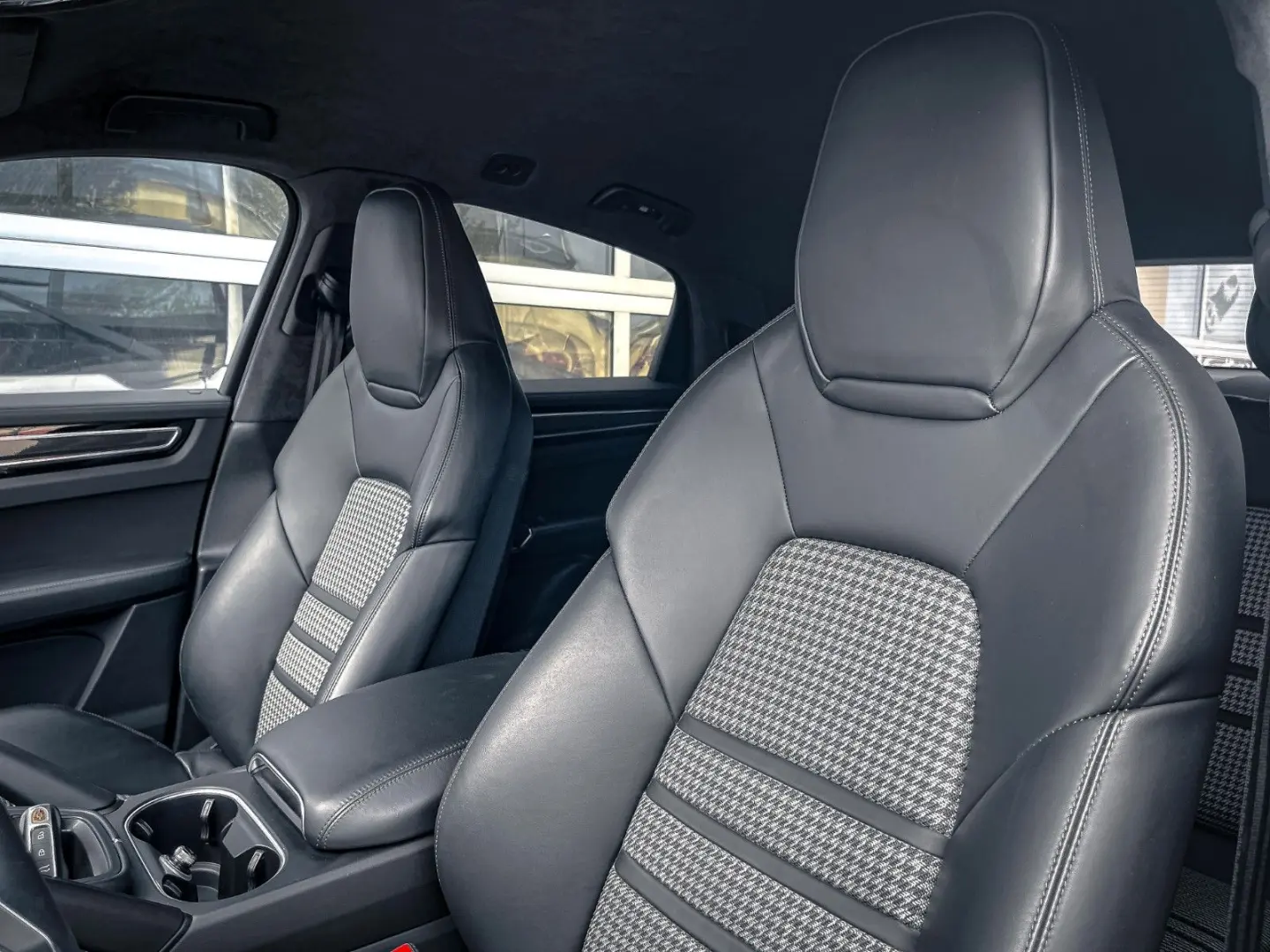 Cayenne Coupe GTS  Sport Chrono Paket