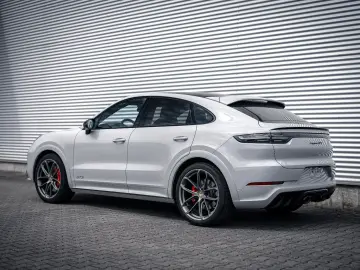 Cayenne Coupe GTS  Sport Chrono Paket
