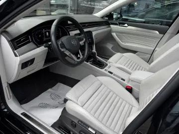 Passat Var Elegance 2.0 TDI/DSG/LED/AHK/PANO/