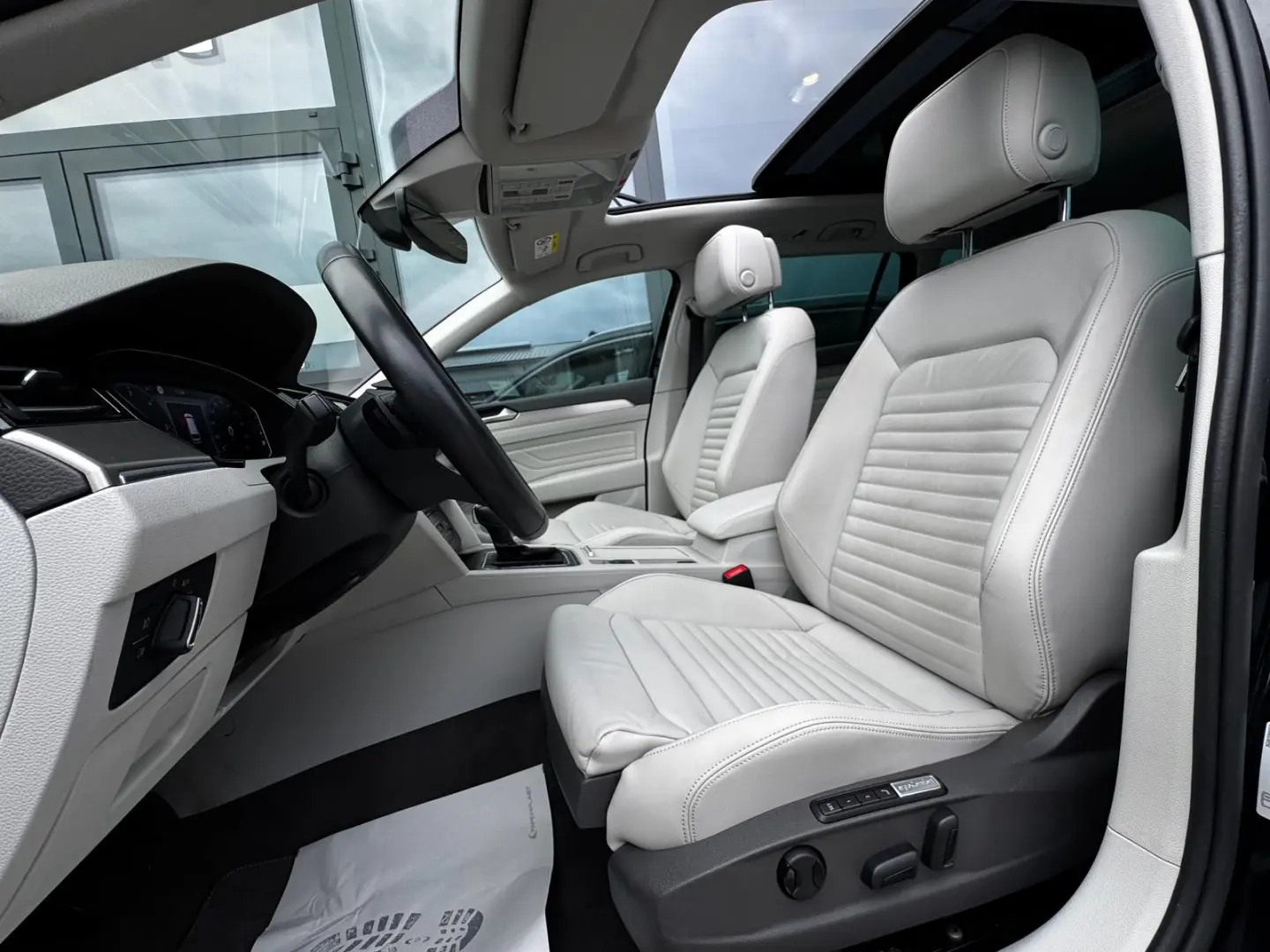 Passat Var Elegance 2.0 TDI/DSG/LED/AHK/PANO/