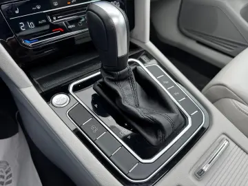Passat Var Elegance 2.0 TDI/DSG/LED/AHK/PANO/