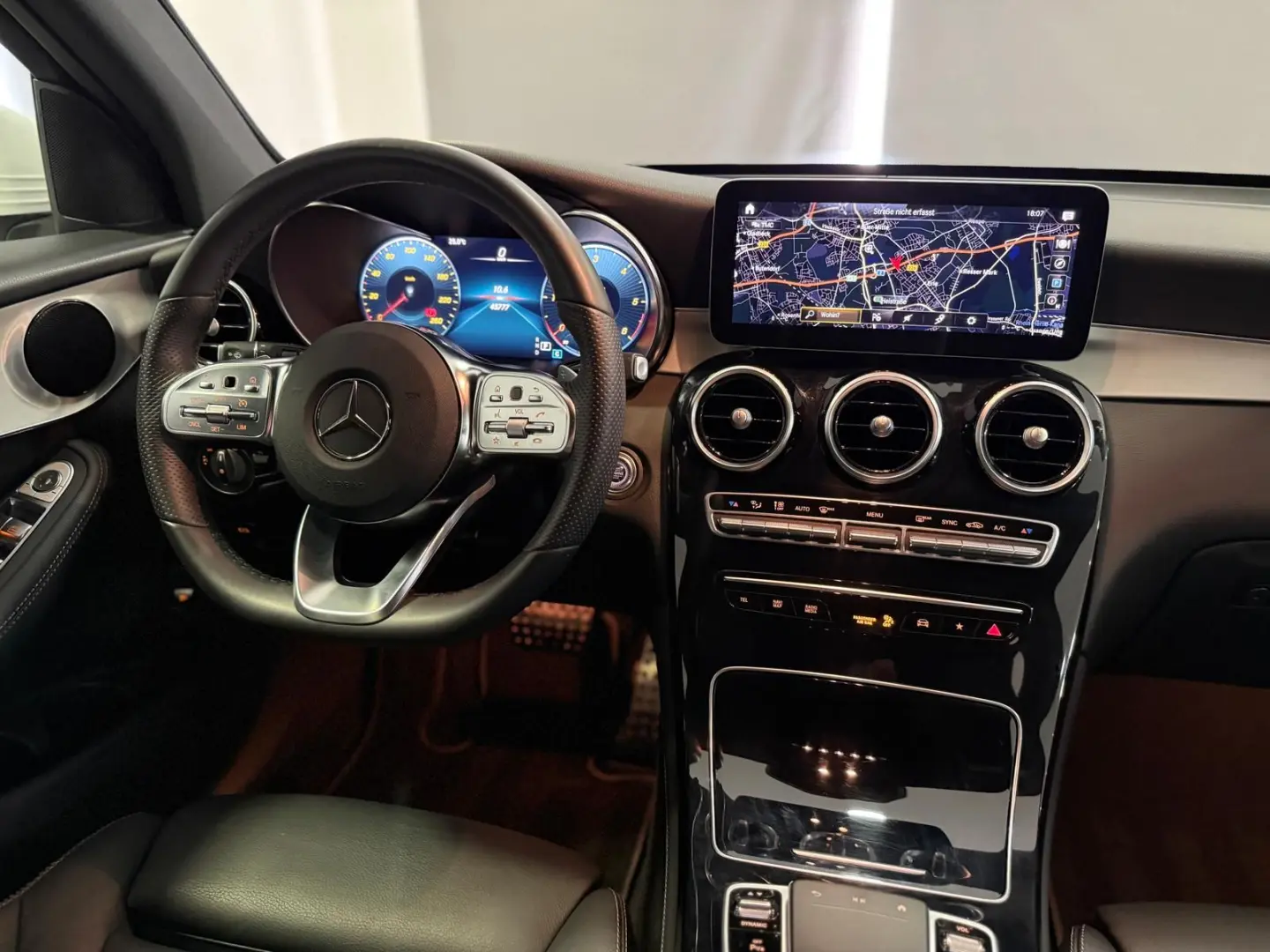 GLC 220 d 4Matic AMG-Line *DIGITAL T.*KAM*LEDER*