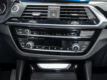 X3 xDrive20d AHK LED PDC V+H DAB Tempomat LM