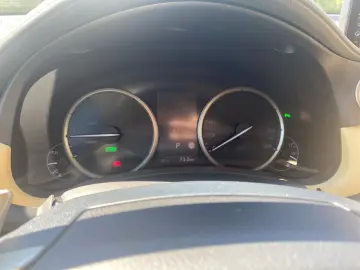 NX 300h E-FOUR Luxury Line *Matrix*360*HUD*Pano*