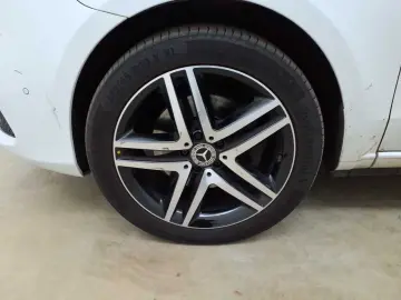 V 250 d Avantgarde Edition lang