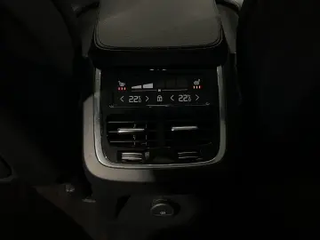 XC90 T8 R-Design Expression Recharge AWD 22'' HU