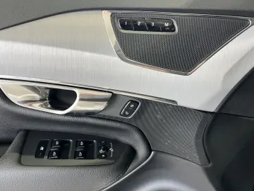 XC90 T8 R-Design Expression Recharge AWD 22'' HU