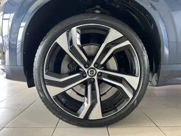 XC90 T8 R-Design Expression Recharge AWD 22'' HU