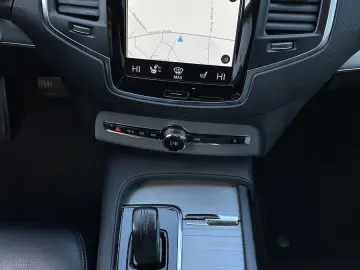 XC90 R Design AWD 7-Sitzer NAV+LED+19ZO+ACC