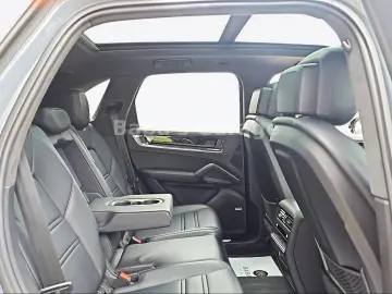 Cayenne Turbo E-Hybrid Sport-Design AHK Voll