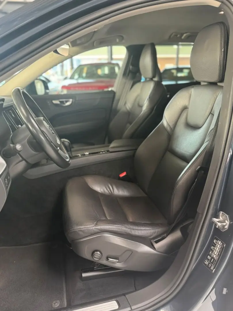 XC60 Momentum Pro 2WD