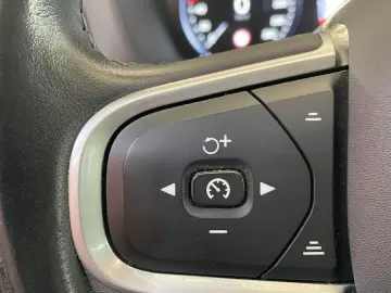 XC60 Momentum Pro 2WD