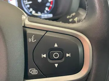 XC60 Momentum Pro 2WD
