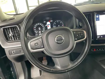 XC60 Momentum Pro 2WD