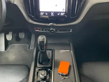XC60 Momentum Pro 2WD