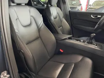 XC60 Momentum Pro 2WD