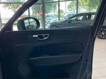 XC60 Momentum Pro 2WD