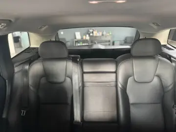 XC60 Momentum Pro 2WD