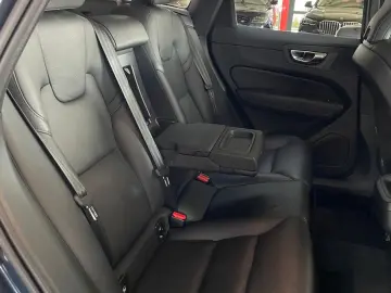 XC60 Momentum Pro 2WD