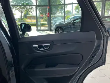 XC60 Momentum Pro 2WD