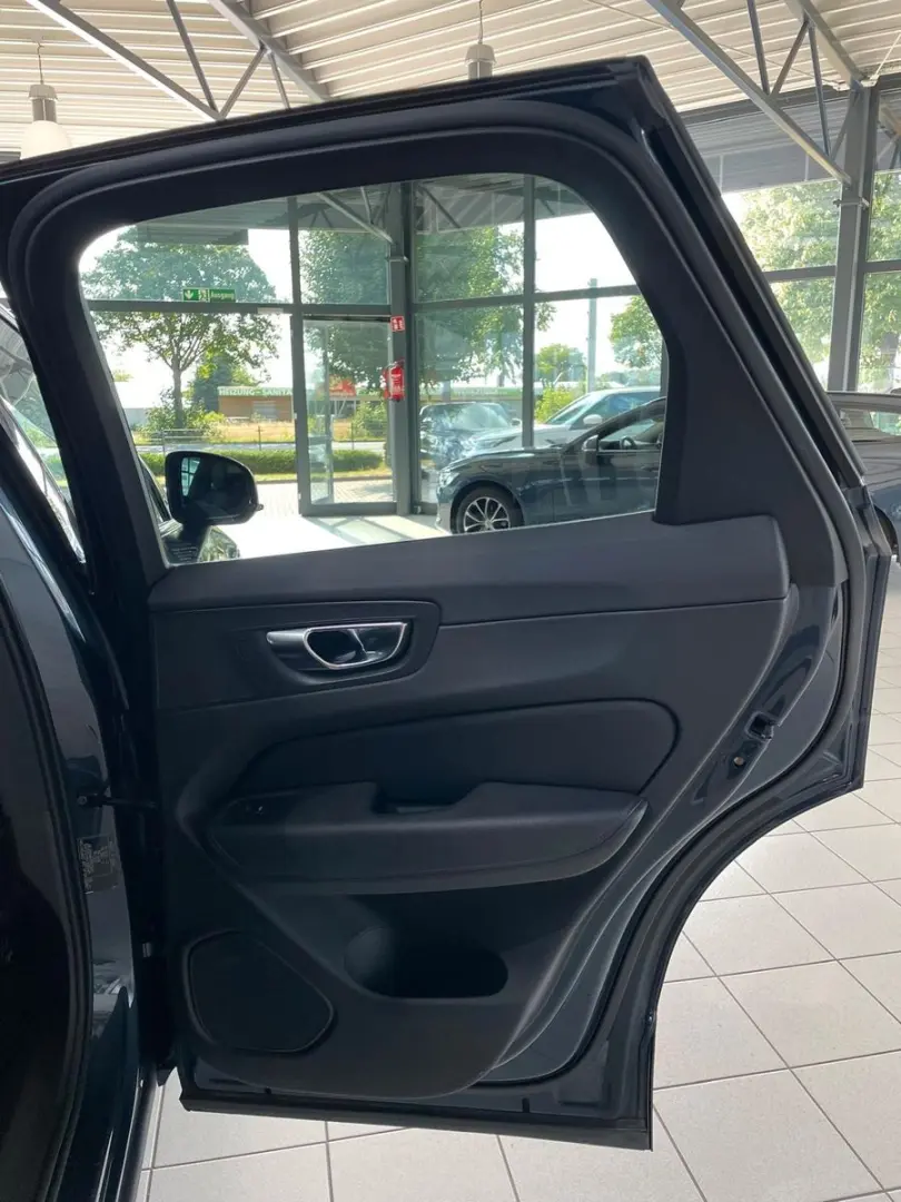 XC60 Momentum Pro 2WD