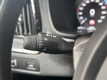 XC60 Momentum Pro 2WD