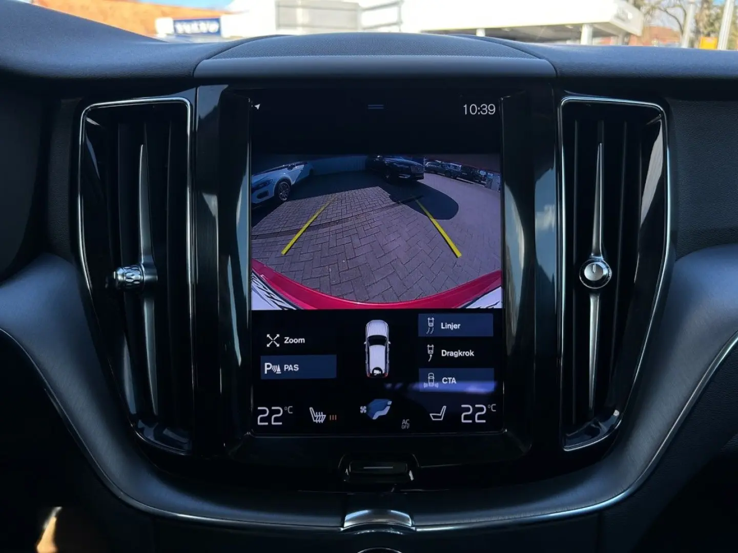 XC60 B4 Momentum Pro/Navi/LED/AHK/Standhz/Kamera