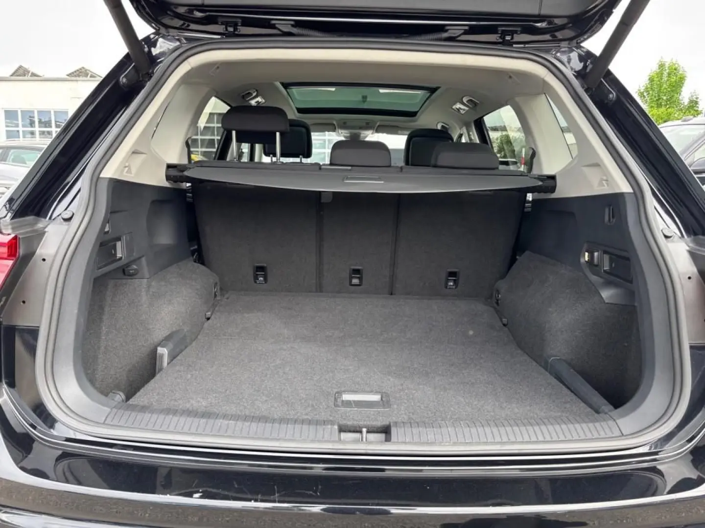 TIGUAN ALLSPACE TSI HIGHLINE PANO/AHK/NAVI/LED