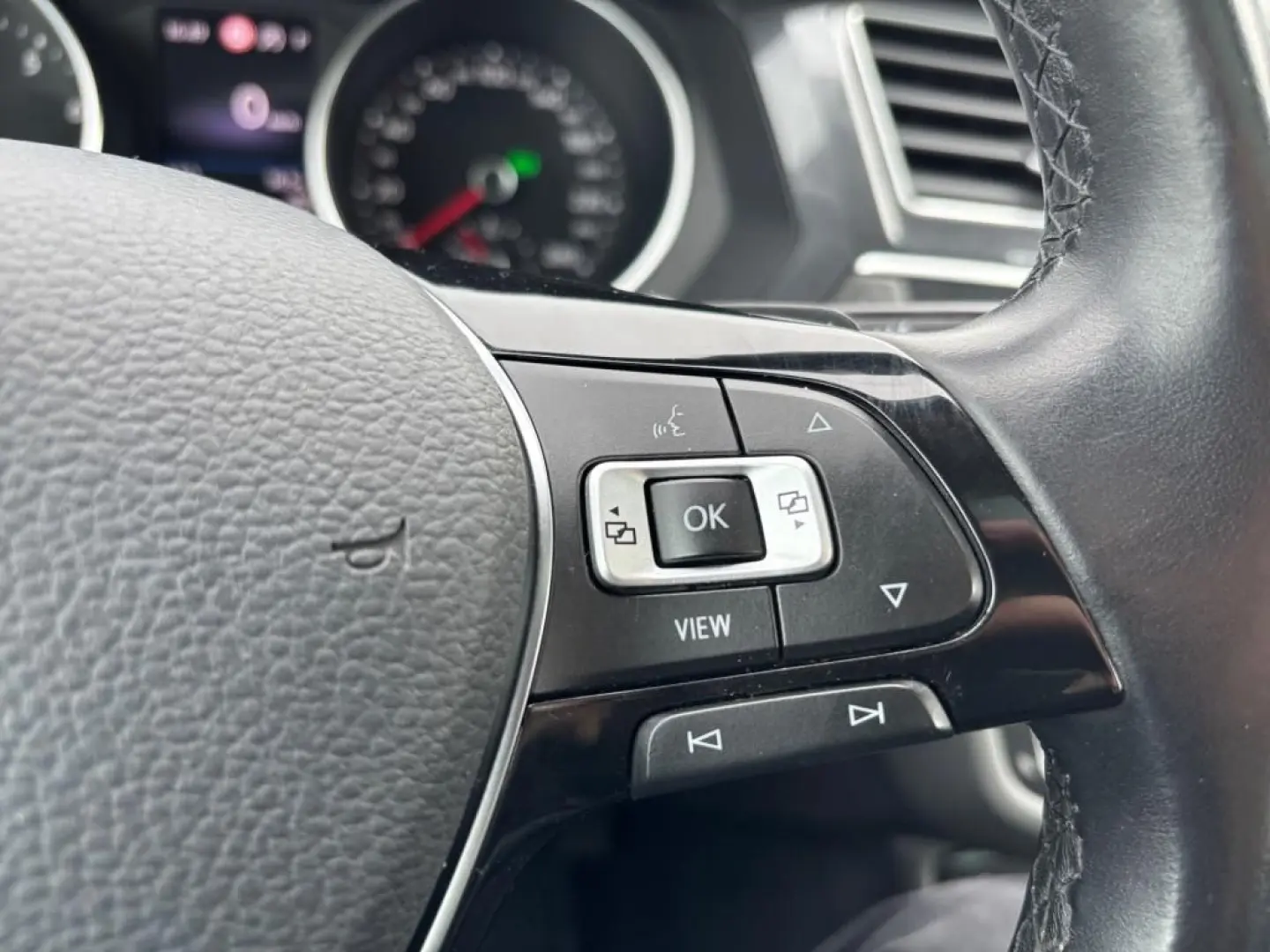 TIGUAN ALLSPACE TSI HIGHLINE PANO/AHK/NAVI/LED