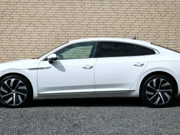 Arteon R-LINE Digital Cockpit 4xShz Kamera 19