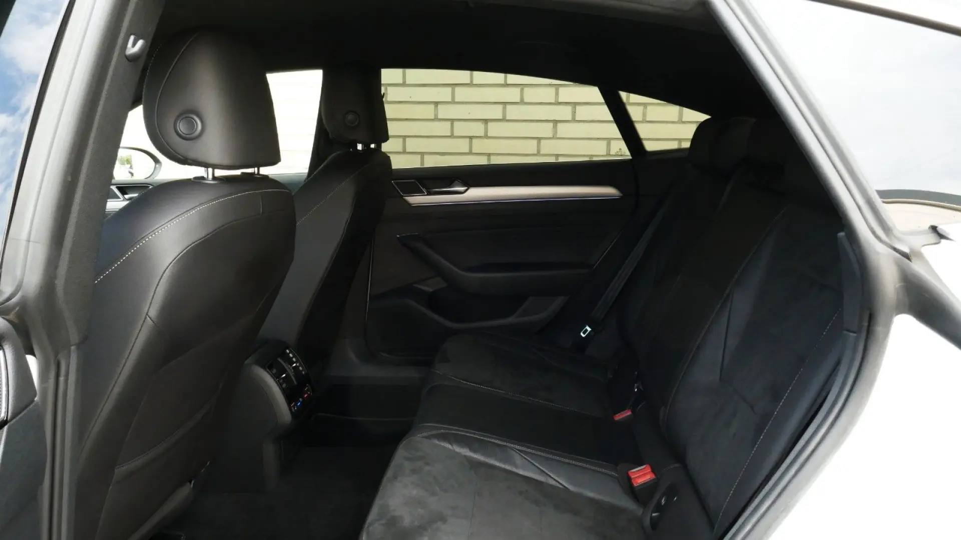 Arteon R-LINE Digital Cockpit 4xShz Kamera 19