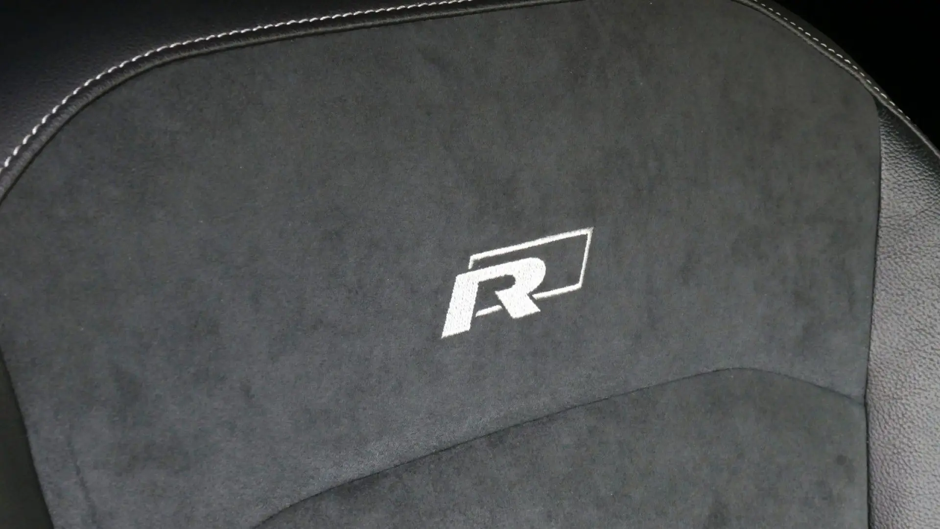 Arteon R-LINE Digital Cockpit 4xShz Kamera 19