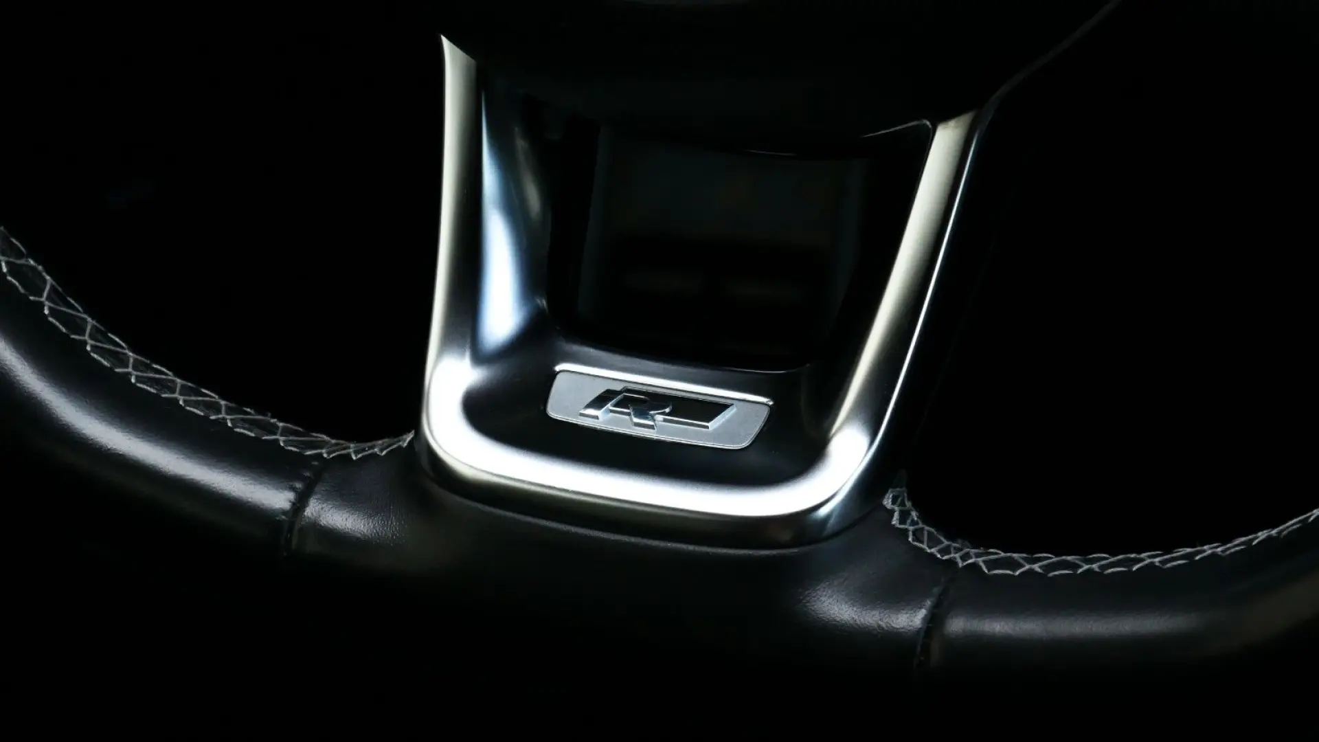 Arteon R-LINE Digital Cockpit 4xShz Kamera 19