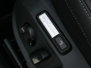 Arteon R-LINE Digital Cockpit 4xShz Kamera 19