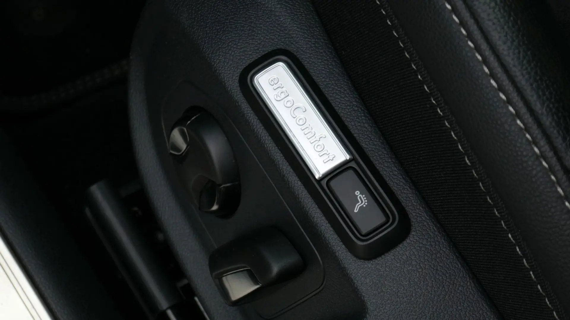 Arteon R-LINE Digital Cockpit 4xShz Kamera 19