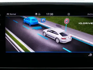 Arteon R-LINE Digital Cockpit 4xShz Kamera 19