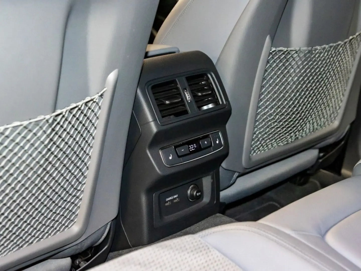 Q5 40 TDI quattro S line AHK Matrix Pano HeadUp